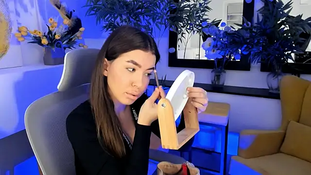 IndigoFae online show from 11/09/25, 04:33