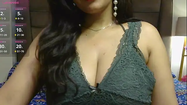 Hey Jully online show from 04/30/26, 06:20