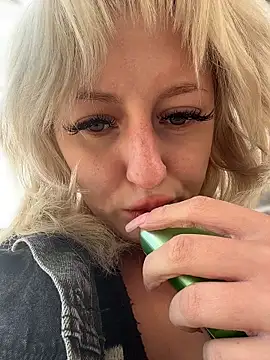 RonnieKiss online show from 04/10/26, 06:29