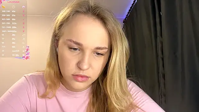 Snapshot of TanekaBoitel chatting on 10/12/25, 10:14 TanekaBoitel online show from 10/12/25, 10:14