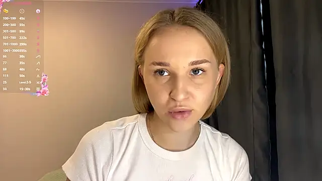 Snapshot of TanekaBoitel chatting on 10/13/25, 10:37 TanekaBoitel online show from 10/13/25, 10:37