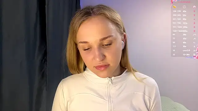 Snapshot of TanekaBoitel chatting on 10/16/25, 10:16 TanekaBoitel online show from 10/16/25, 10:16