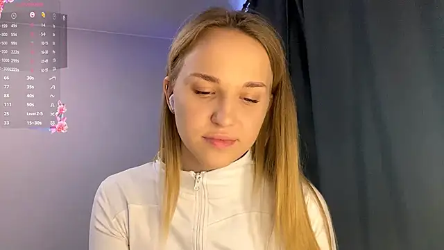 Snapshot of TanekaBoitel chatting on 10/22/25, 11:32 TanekaBoitel online show from 10/22/25, 11:32