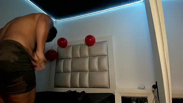 Snapshot of peyton__wat chatting on 04/23/26, 12:04 peyton wat online show from 04/23/26, 12:04