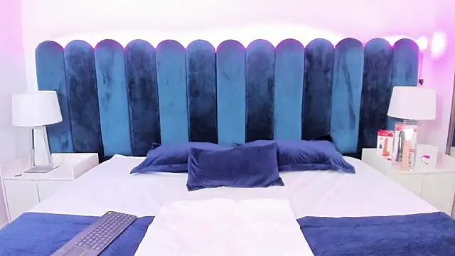 VanessaParis   online show from 11/07/25, 09:04