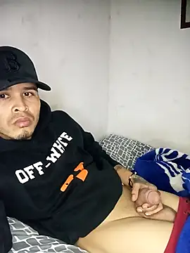 Snapshot of curvahot chatting on 10/25/25, 01:57 curvahot online show from 10/25/25, 01:57