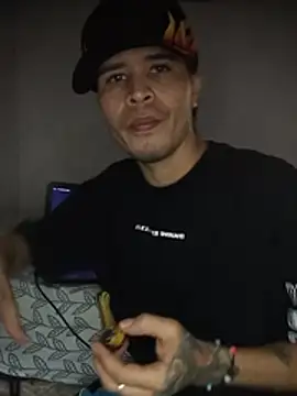 Snapshot of curvahot chatting on 12/14/25, 08:24 curvahot online show from 12/14/25, 08:24