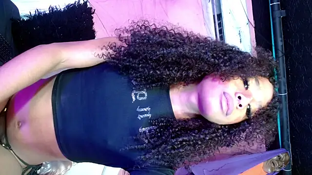  IsabellaRousse online show from 10/25/25, 07:08