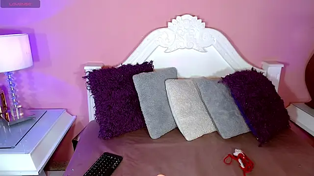  IsabellaRousse online show from 11/15/25, 07:21