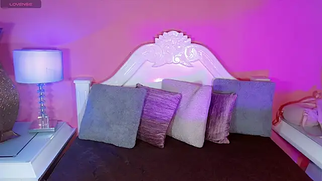  IsabellaRousse online show from 11/27/25, 07:49