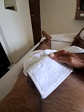 Snapshot of scotchnsoda chatting on 09/21/25, 06:48 scotchnsoda online show from 09/21/25, 06:48