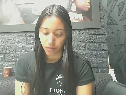 Snapshot of Lil_Rose2006 chatting on 02/19/26, 12:23 Lil Rose2006 online show from 02/19/26, 12:23