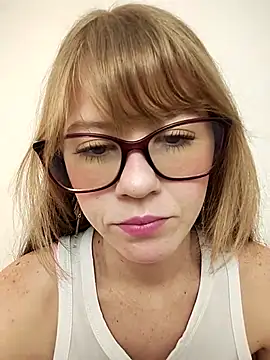 Rubialuna online show from 10/27/25, 01:37