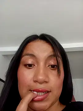 Snapshot of EllaCute_Young chatting on 09/22/25, 05:04 EllaCute Young online show from 09/22/25, 05:04