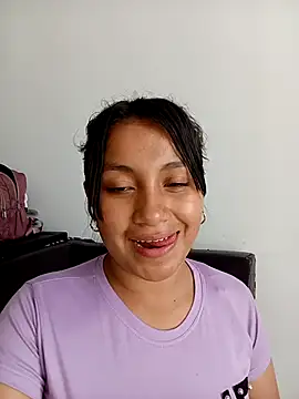 Snapshot of EllaCute_Young chatting on 09/26/25, 08:24 EllaCute Young online show from 09/26/25, 08:24