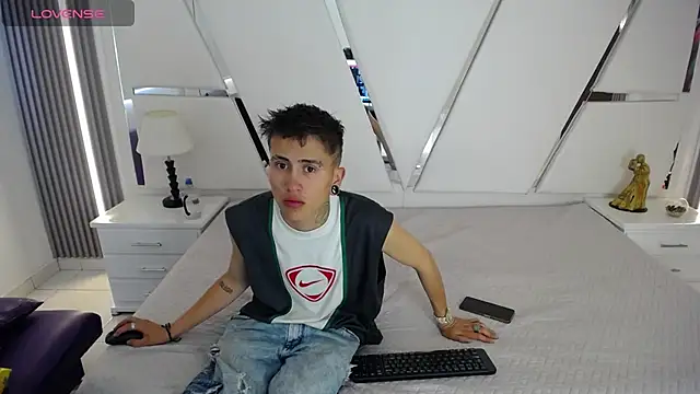 oblivionlove online show from 02/05/26, 12:43