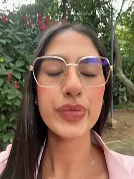 Julieta Duque online show from 12/17/25, 07:42