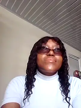 Snapshot of SONDRADAYAN chatting on 10/03/25, 09:01 SONDRADAYAN online show from 10/03/25, 09:01