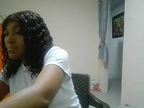 Snapshot of SONDRADAYAN chatting on 11/05/25, 12:54 SONDRADAYAN online show from 11/05/25, 12:54