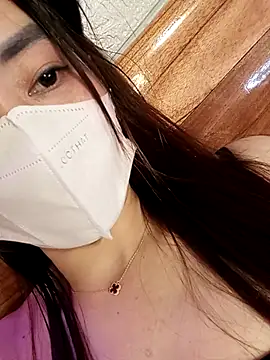 zuzuuLy online show from 11/04/25, 06:56