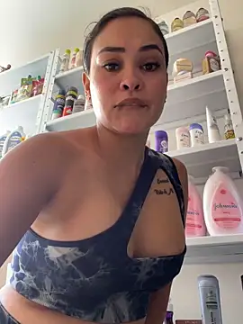 Snapshot of FOX_LATINA chatting on 05/22/26, 08:25 FOX LATINA online show from 05/22/26, 08:25