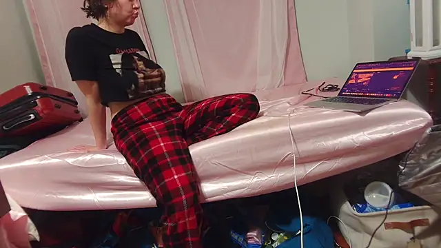 dancerbb online show from 12/23/25, 04:43