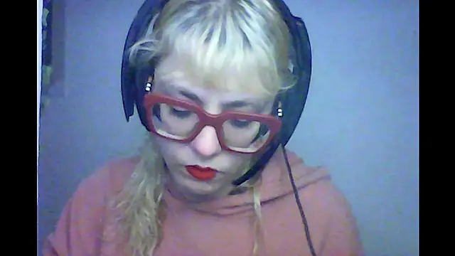 BlondieTami online show from 10/09/25, 11:47