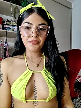 ValeNiitaLuv online show from 02/05/26, 06:29