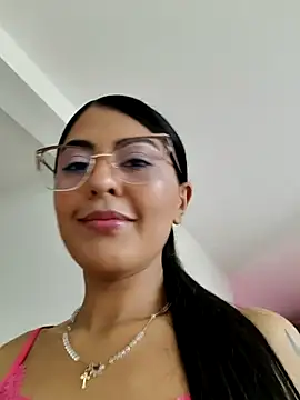 Snapshot of ValeNiitaLuv chatting on 04/24/26, 05:59 ValeNiitaLuv online show from 04/24/26, 05:59