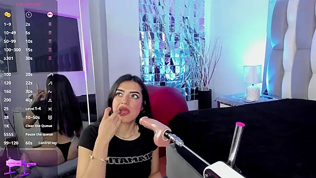 IsaDiiaz online show from 10/16/25, 04:13