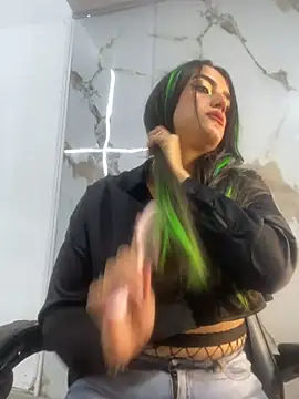 IsaDiiaz online show from 04/19/26, 05:07