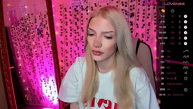 LinaBlossom  online show from 03/31/26, 02:35