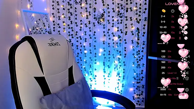 LinaBlossom  online show from 04/09/26, 04:56