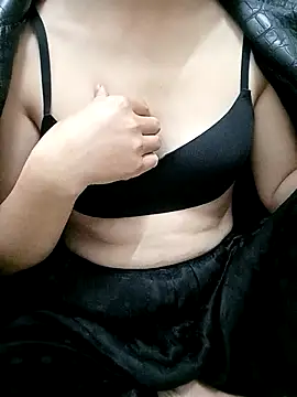 Norah-h online show from 12/18/25, 02:01