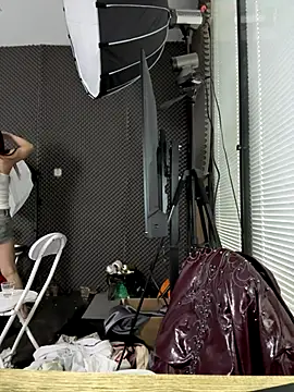 YY-27 online show from 11/20/25, 09:20