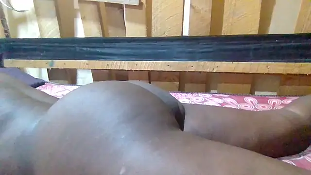 Snapshot of MishMelly chatting on 01/17/26, 04:33 MishMelly online show from 01/17/26, 04:33