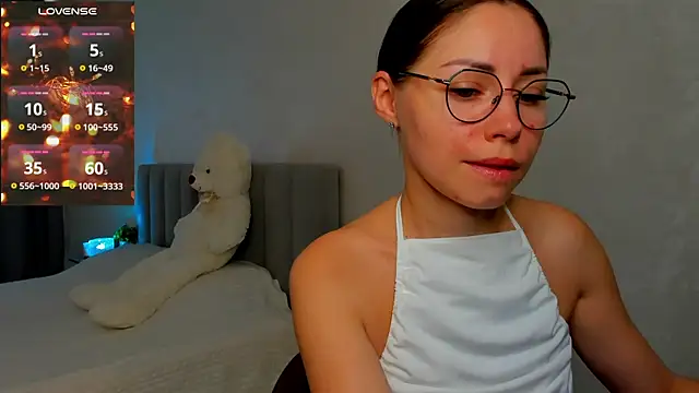 Snapshot of fun_nd_bun chatting on 07/18/26, 02:38 fun nd bun online show from 07/18/26, 02:38