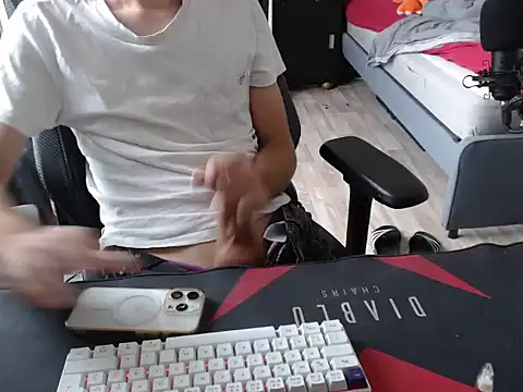 Snapshot of geil20CM2 chatting on 09/20/25, 11:22 geil20CM2 online show from 09/20/25, 11:22