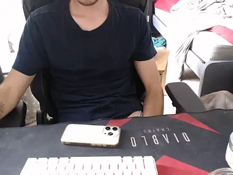 Snapshot of geil20CM2 chatting on 09/22/25, 03:36 geil20CM2 online show from 09/22/25, 03:36