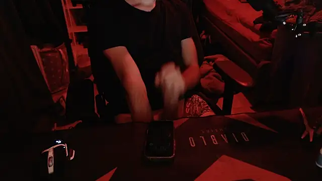 Snapshot of geil20CM2 chatting on 10/04/25, 06:17 geil20CM2 online show from 10/04/25, 06:17