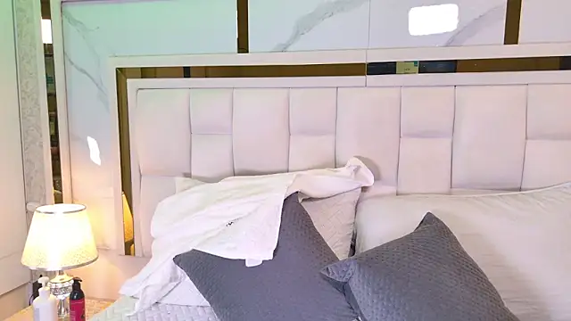 samanthaa sm online show from 12/19/25, 12:01