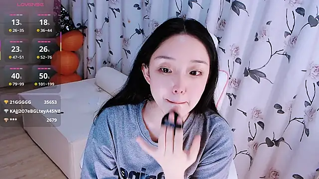 Niannian- online show from 11/06/25, 05:03