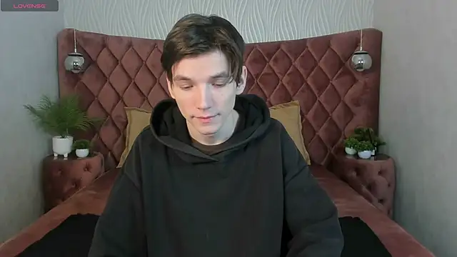 alfred joness online show from 10/22/25, 06:46