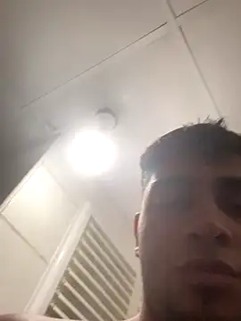 Snapshot of astoperaa chatting on 09/23/25, 05:27 astoperaa online show from 09/23/25, 05:27