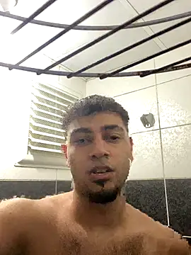 Snapshot of astoperaa chatting on 10/01/25, 04:57 astoperaa online show from 10/01/25, 04:57