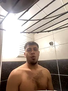 Snapshot of astoperaa chatting on 10/07/25, 05:43 astoperaa online show from 10/07/25, 05:43