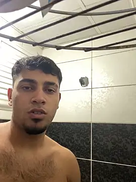 Snapshot of astoperaa chatting on 10/10/25, 06:18 astoperaa online show from 10/10/25, 06:18