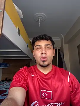 Snapshot of astoperaa chatting on 10/27/25, 11:47 astoperaa online show from 10/27/25, 11:47