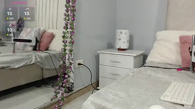 AmandaaWats online show from 10/31/25, 08:32