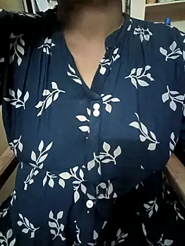 Snapshot of Nalini_telugu chatting on 10/08/25, 02:09 Nalini telugu online show from 10/08/25, 02:09